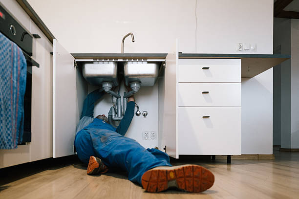 Professional Leak Detection technician working in Jacksonville, IL